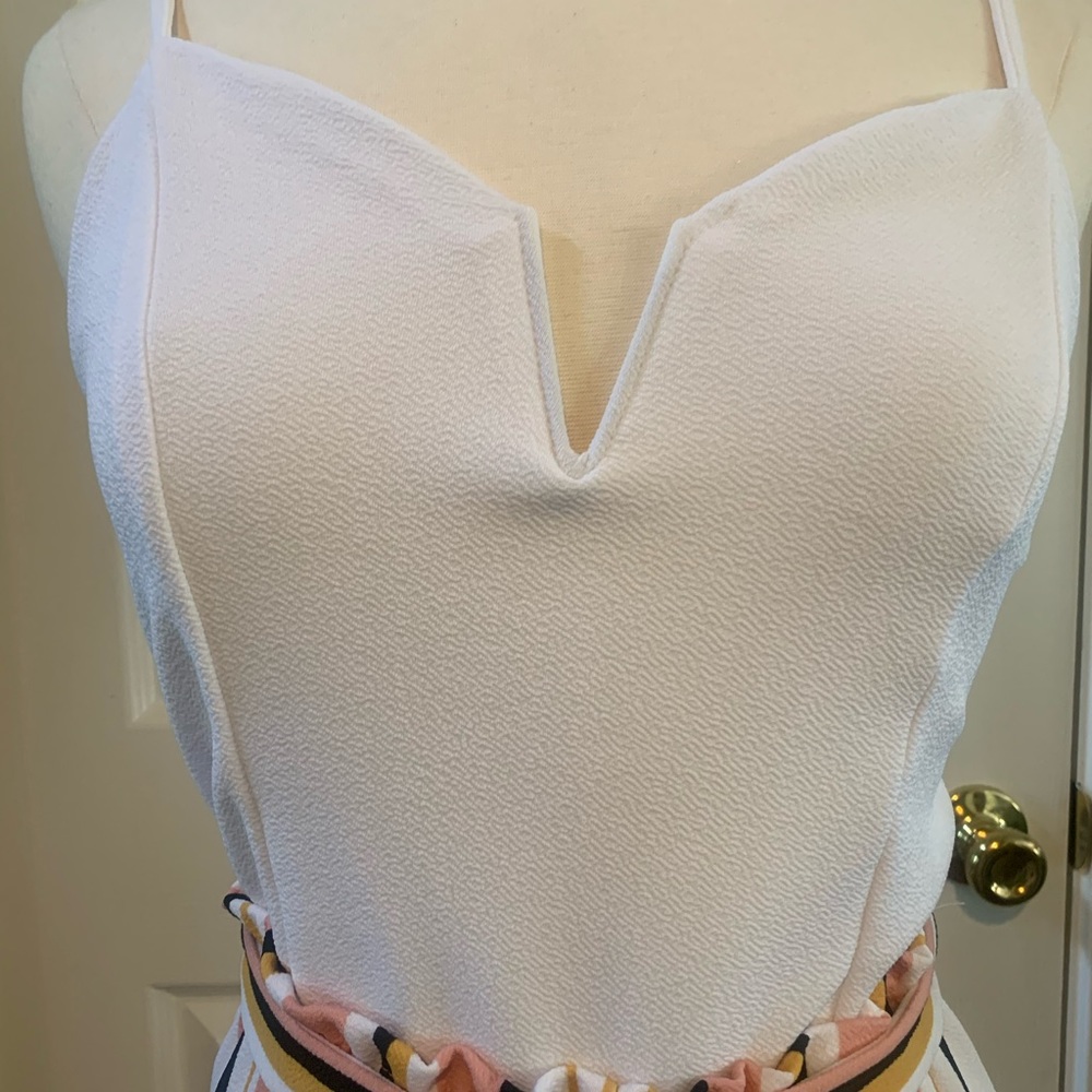NWT Romper - Picture 2 of 5